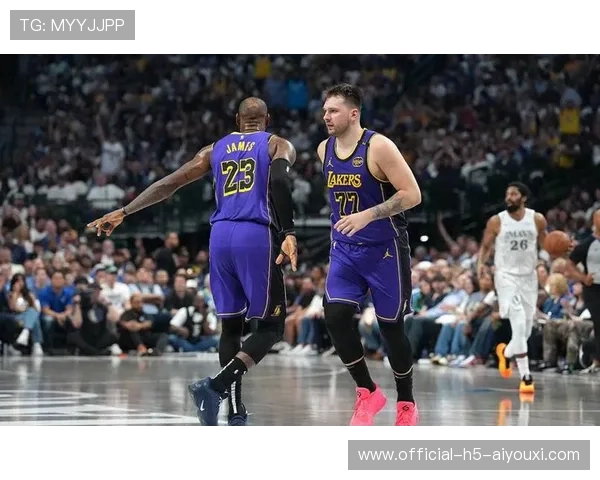 东契奇与里夫斯因伤缺席,湖人对阵开拓者,东契奇总得分能超过詹姆斯吗