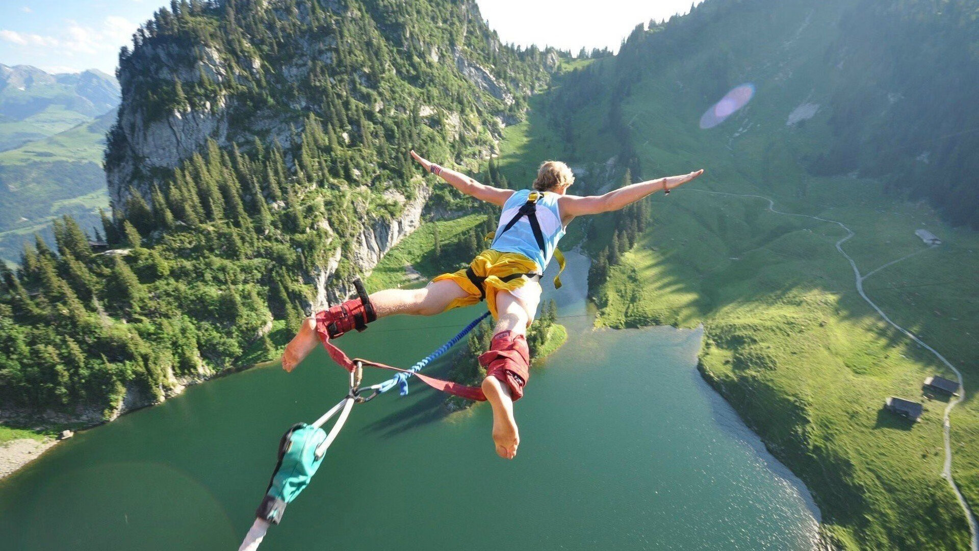 快速反击中的斜长传出球精度:2026世界杯两翼齐飞打法对传球时机与弧线的动态要求